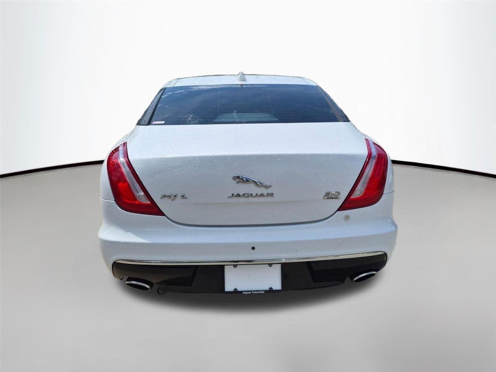 Used 2018 Fuji White Jaguar XJL Portfolio image 11