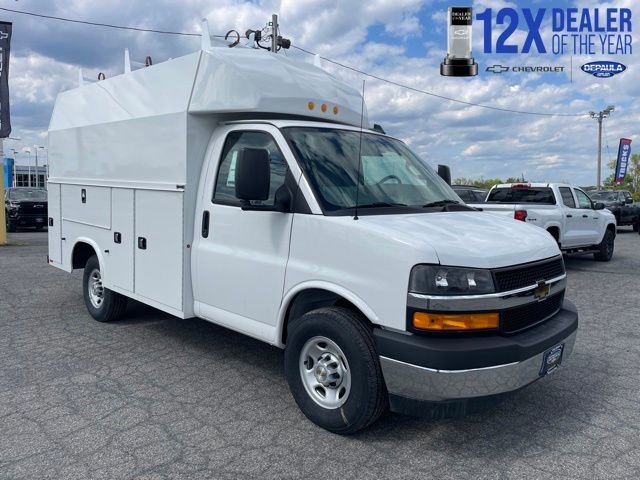 2025 Chevrolet Express 3500 139" WB's photo