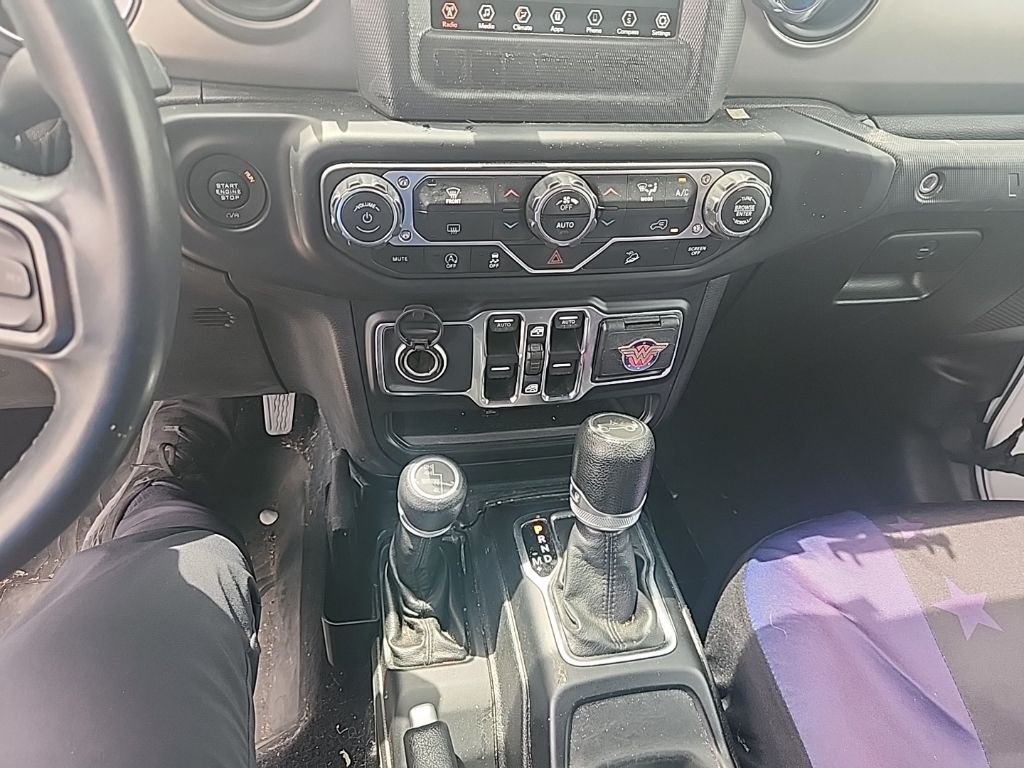Used 2018 White Jeep Unlimited Sport S image 24