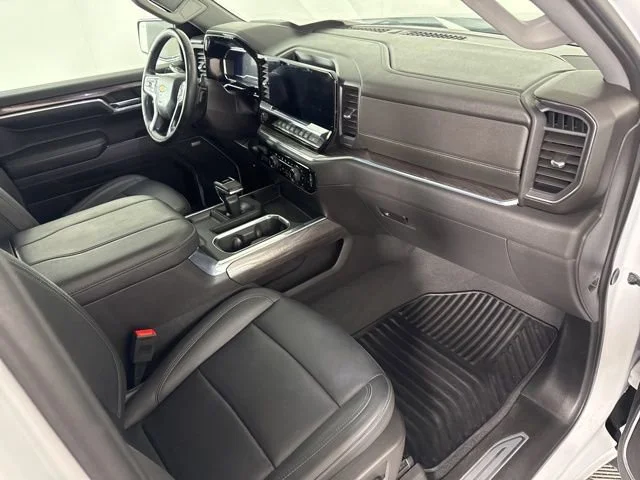 Used 2024 Iridescent Pearl Tricoat Chevrolet LTZ image 14