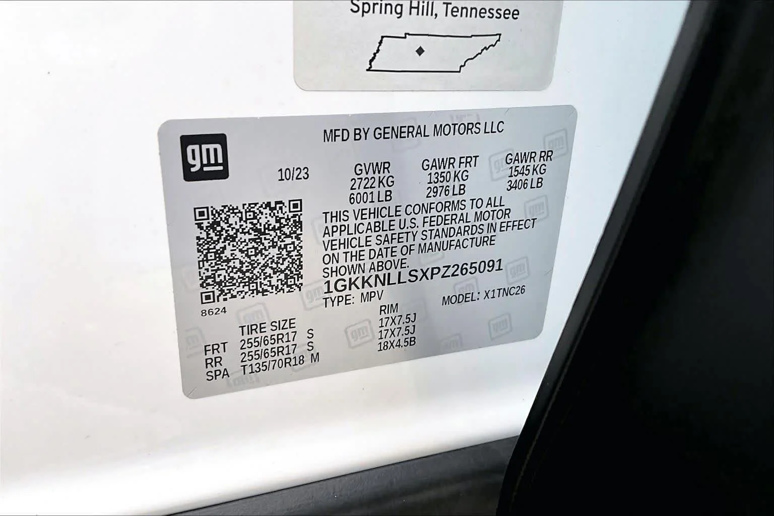Used 2023 Summit White GMC AT4 image 37