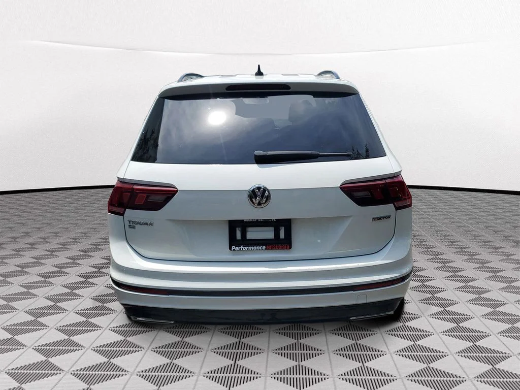 Used 2021 White Volkswagen 2.0T SE R-Line Black image 5