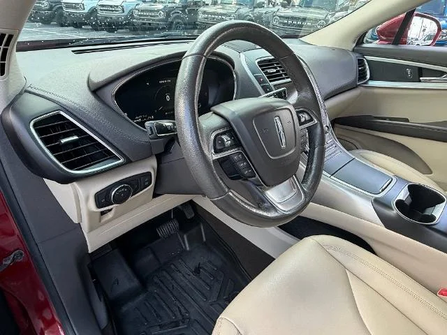Used 2019 Ruby Red Metallic Tinted Clearcoat Lincoln Standard image 43