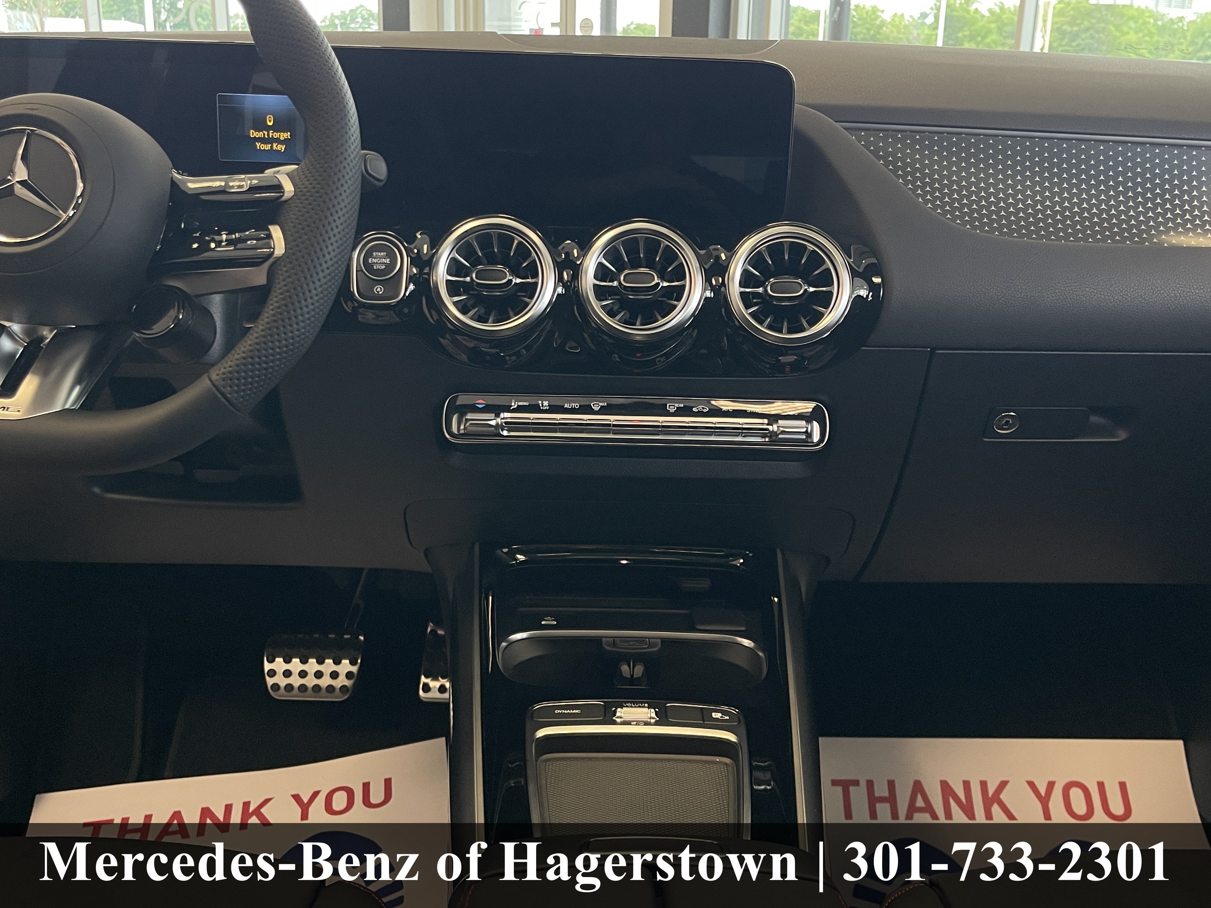 New 2026 MANUFAKTUR Alpine Grey Mercedes-Benz AMG® GLA 35 4MATIC SUV image 8