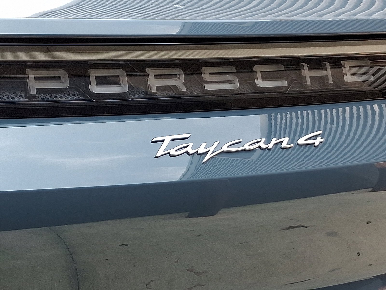 2025 Porsche Taycan Base - Photo 25