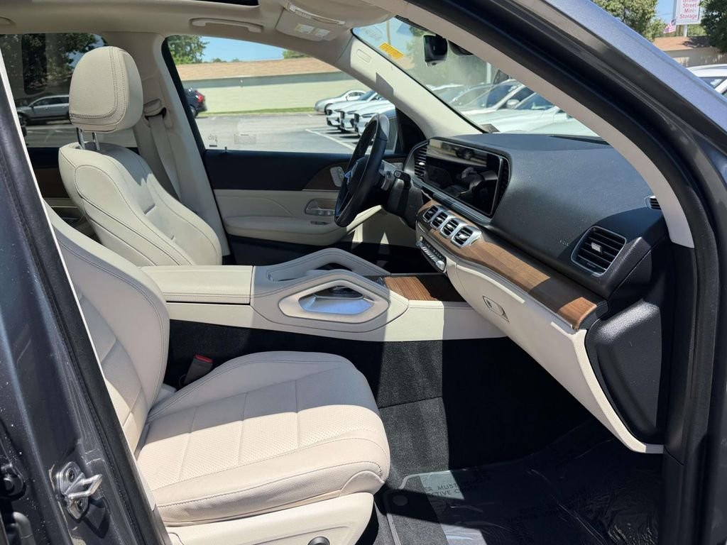 Used 2024 Gray Mercedes-Benz GLE 450 image 12