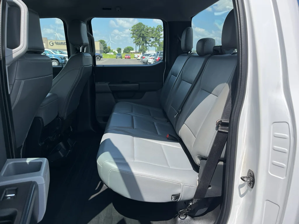 Used 2021 Oxford White Ford XL image 15