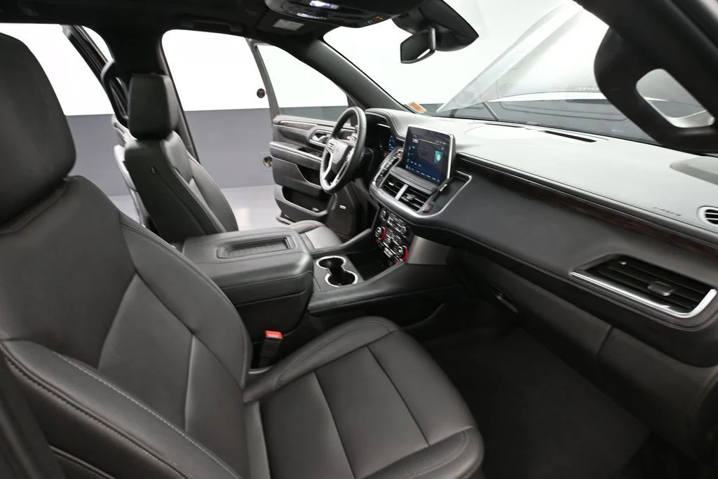 Used 2024 Black Chevrolet Z71 image 47