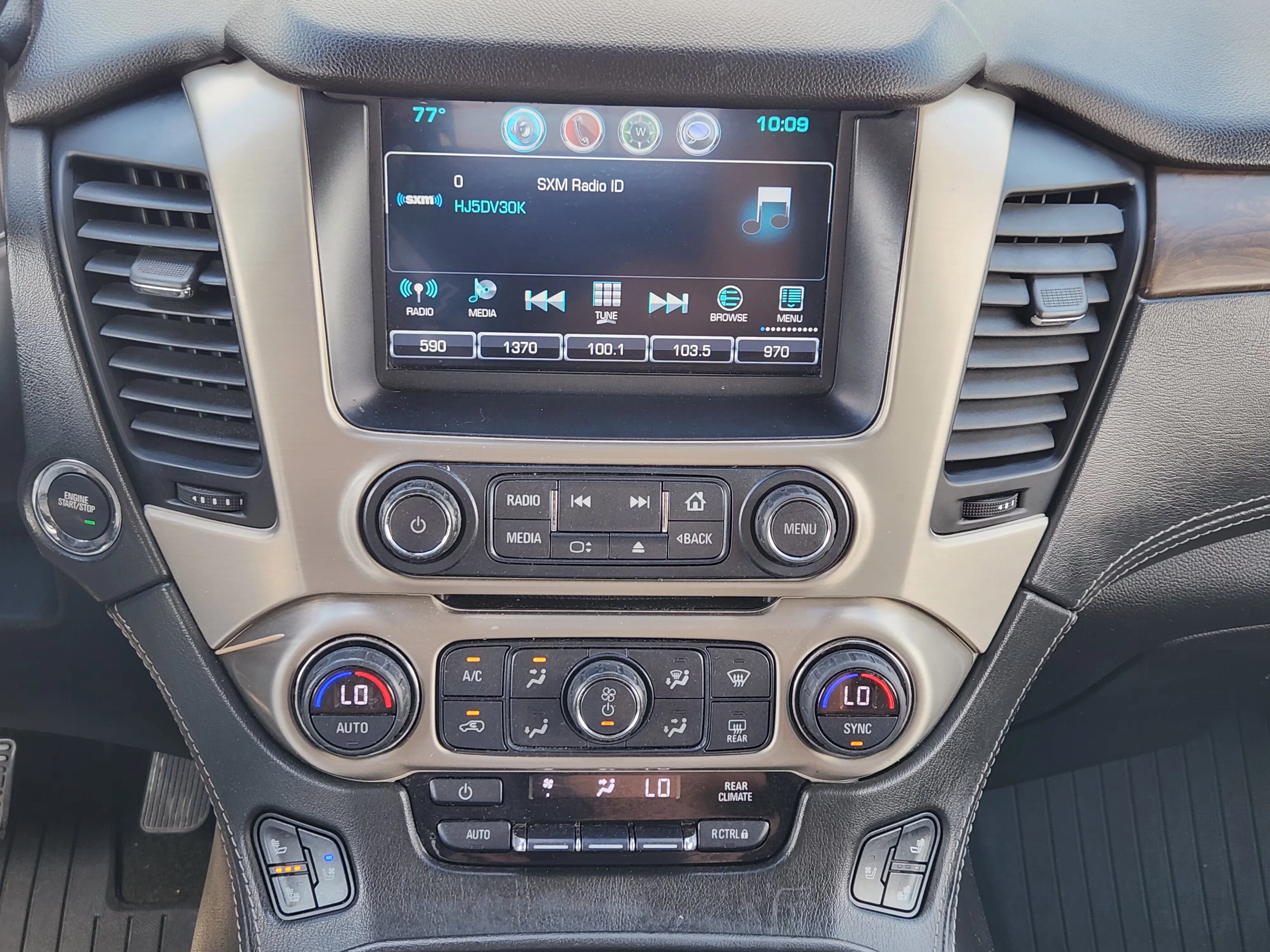 Used 2018 Quicksilver Metallic GMC Denali image 18