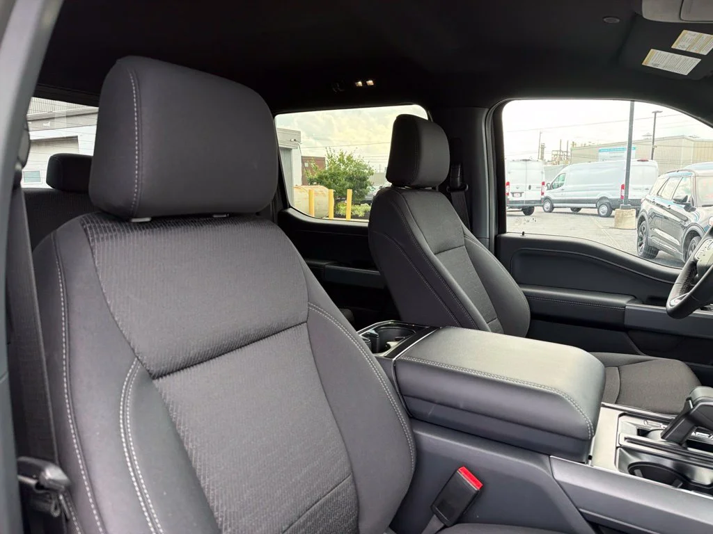 New 2026 Carbonized Gray Metallic Ford XLT image 12