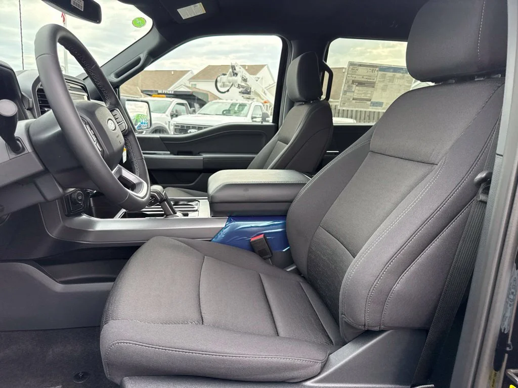 New 2026 Agate Black Metallic Ford XLT image 18