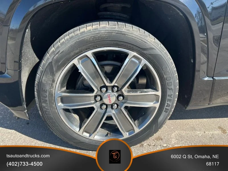 2018 GMC Acadia Denali - Photo 12