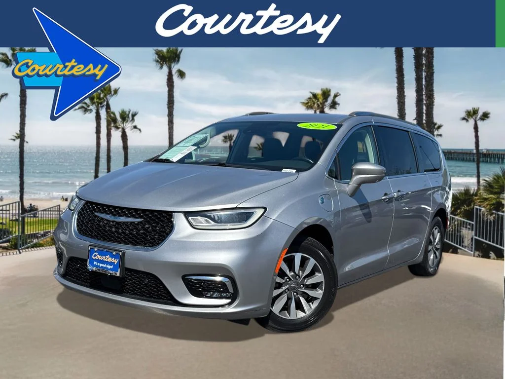 2021 Chrysler Pacifica Hybrid Touring L Hybrid's photo
