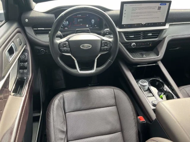 Used 2025 Gray Ford Platinum image 16