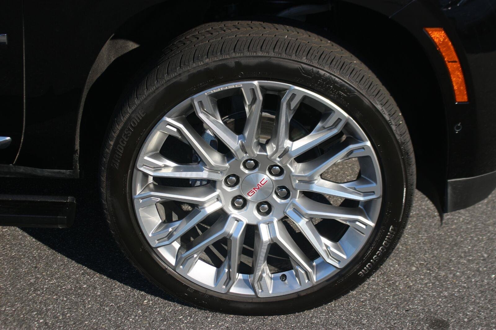 Used 2026 Onyx Black GMC Denali image 37
