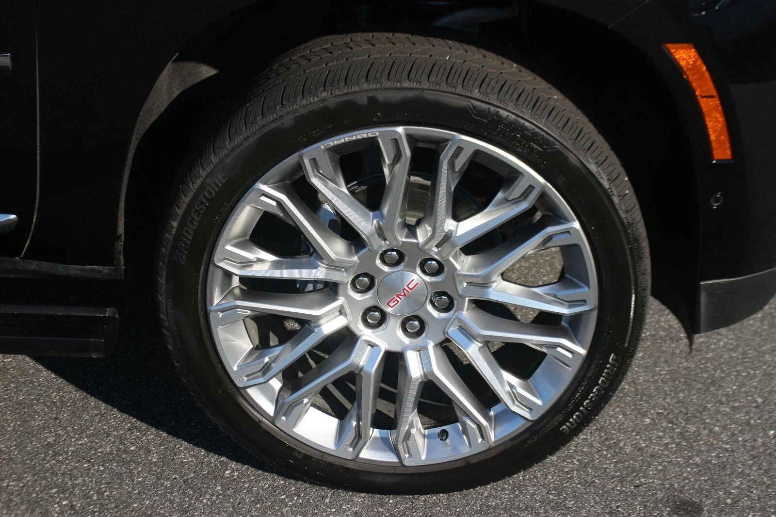 Used 2026 Onyx Black GMC Denali image 37