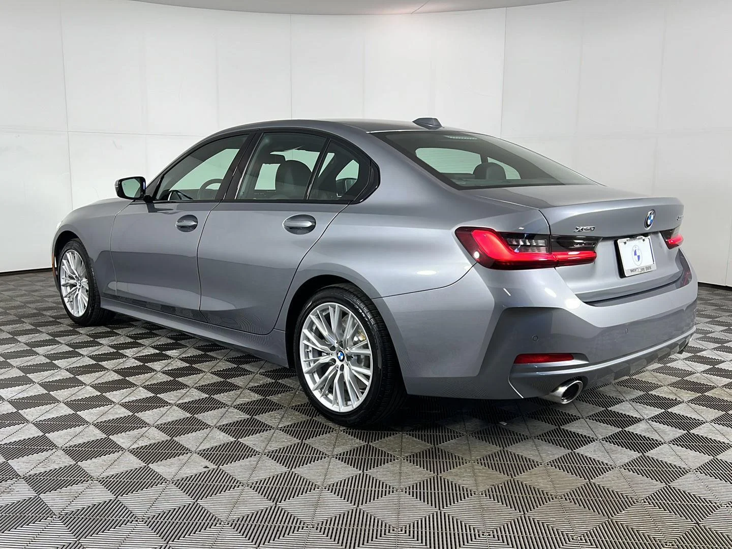 Used 2023 Skyscraper Grey Metallic BMW 330i xDrive image 9