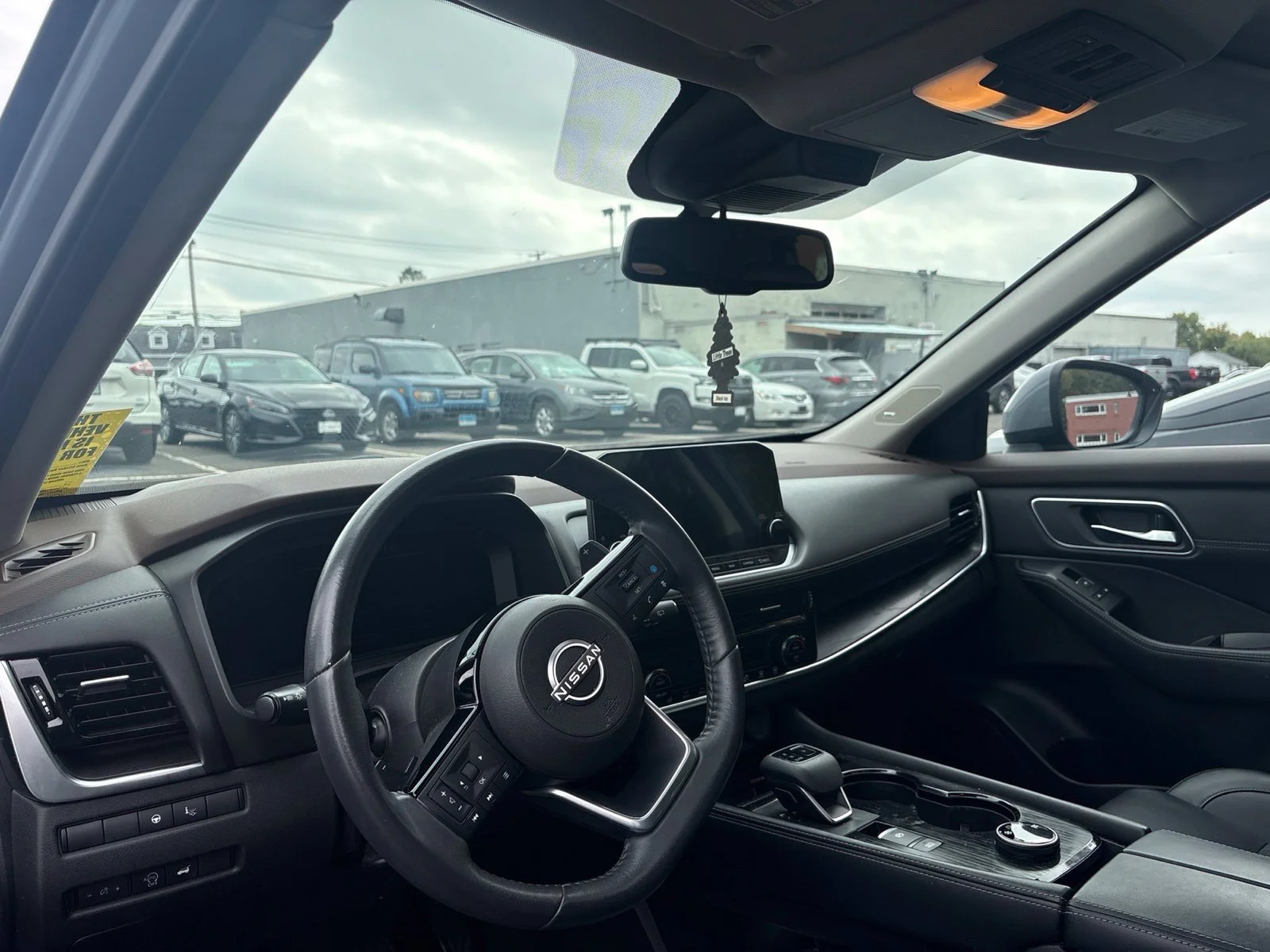 Certified Used 2023 Boulder Gray Nissan Platinum image 4