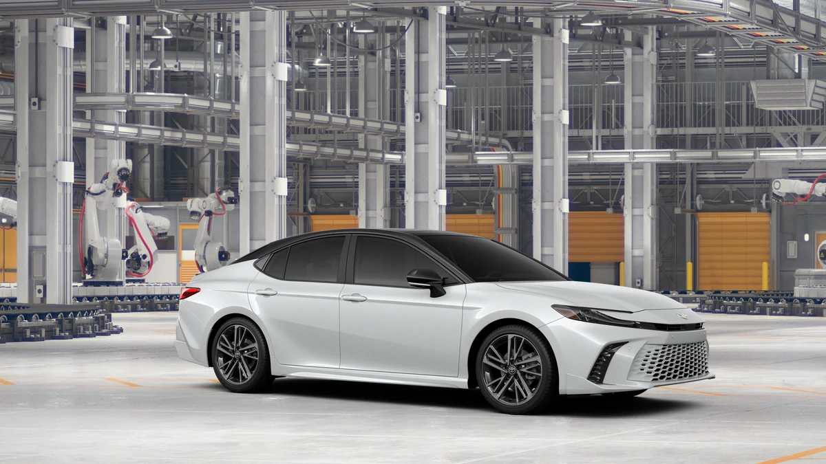 New 2026 Wind Chill Pearl with Midnight Black Metallic roof Toyota XSE image 14