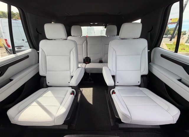 Used 2025 Beige Chevrolet Premier image 17