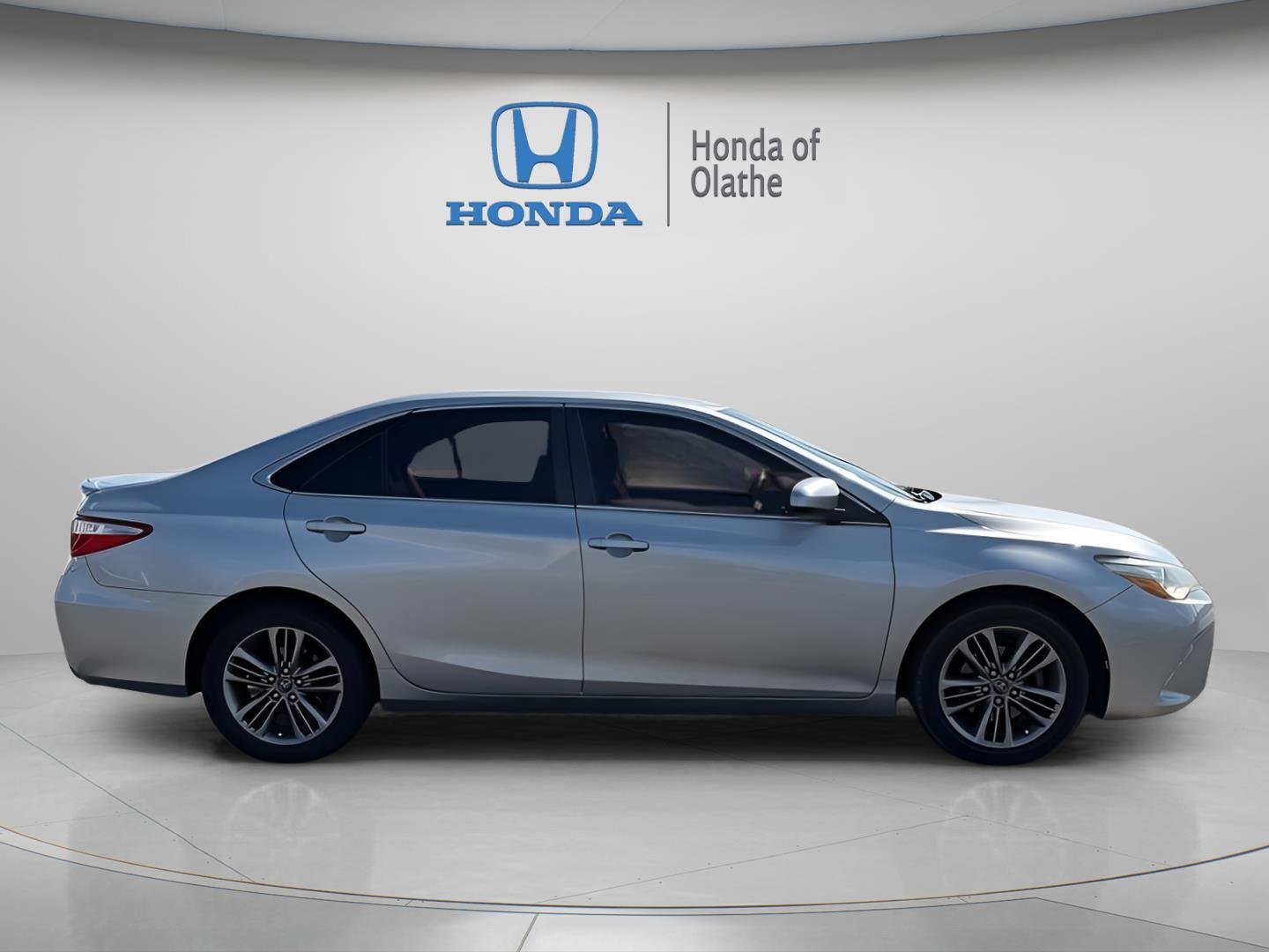 Used 2016 Toyota Camry Special Edition with VIN 4T1BF1FK5GU260690 for sale in Kansas City