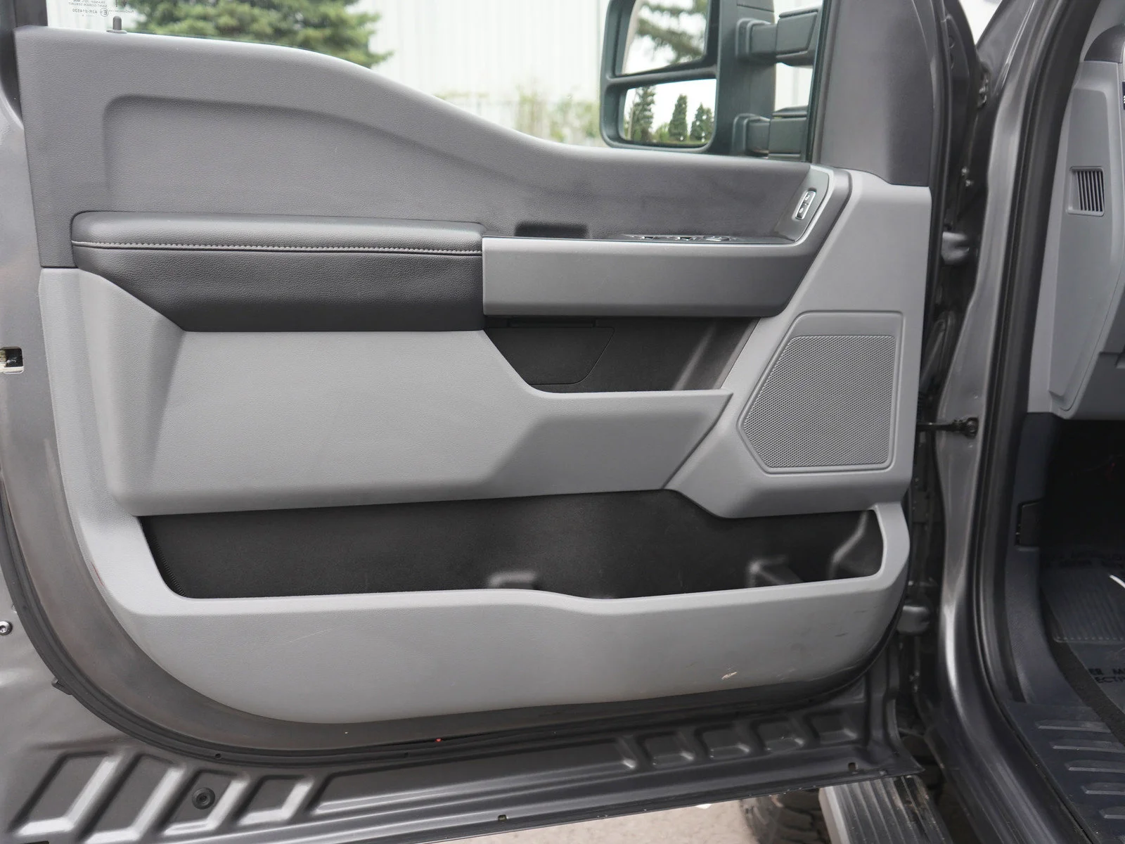 Used 2024 Carbonized Gray Metallic Ford XLT image 18