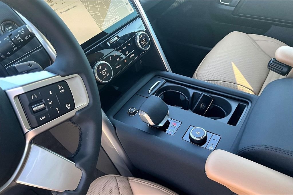 New 2026 Eiger Grey Metallic Land Rover Dynamic SE image 8