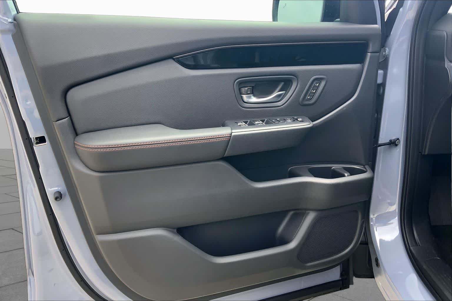 New 2026 Sonic Gray Pearl Honda AWD TrailSport image 10