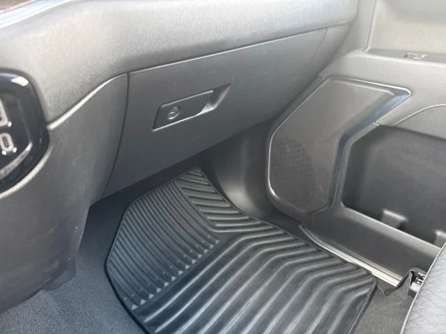 Used 2025 Gray Chevrolet LT image 42