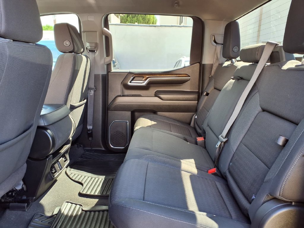 Used 2024 Onyx Black GMC Elevation image 16