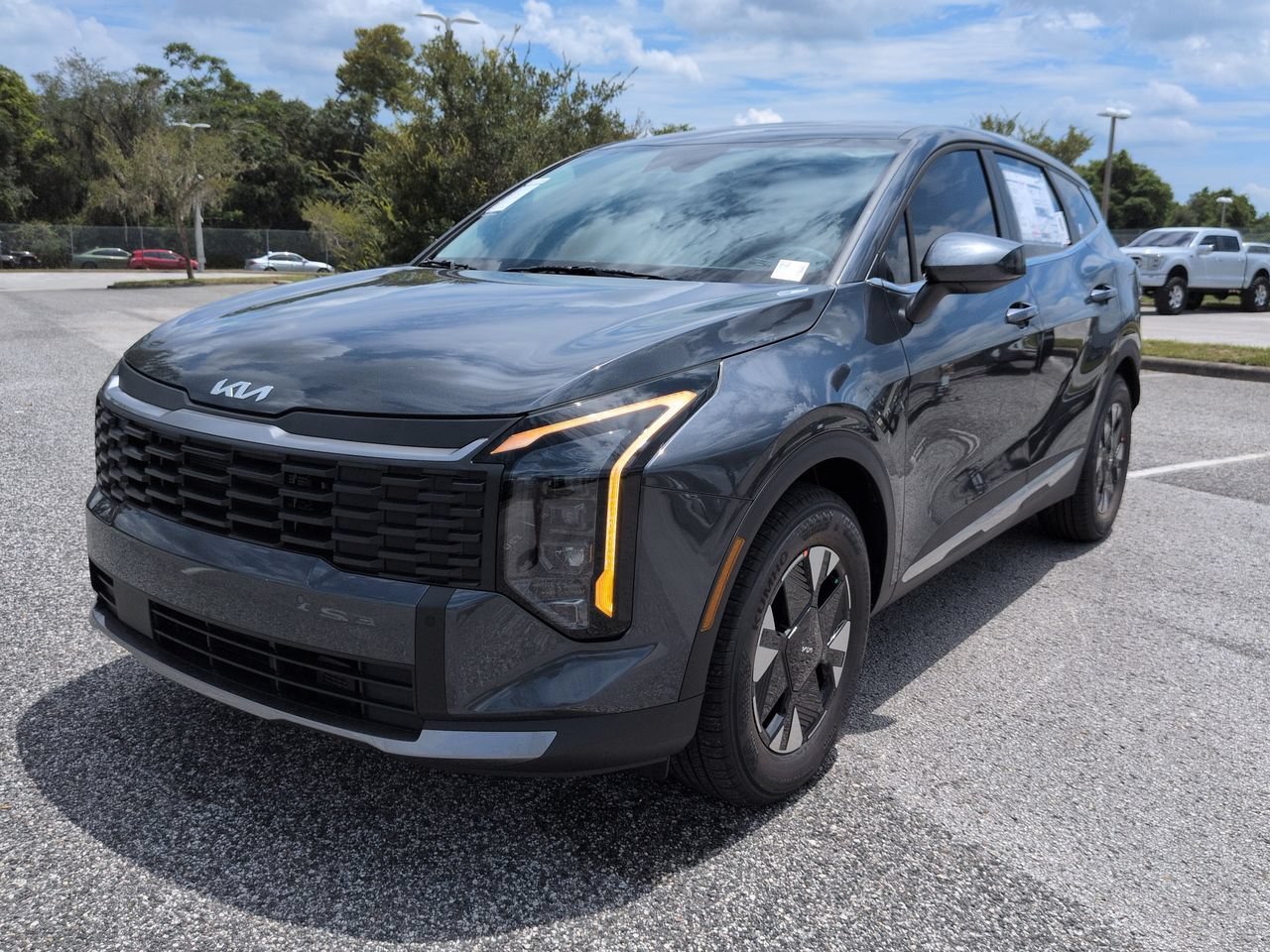 New 2027 Gravity Gray Kia LX image 9