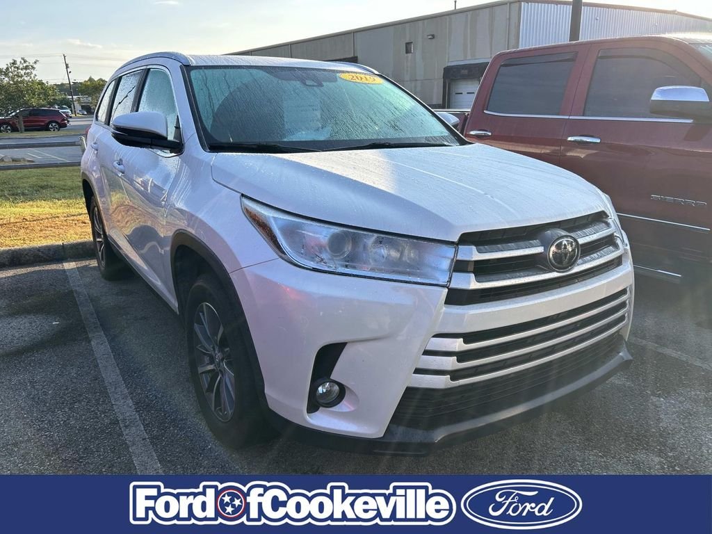 Used 2019 Blizzard Pearl Toyota XLE image 1