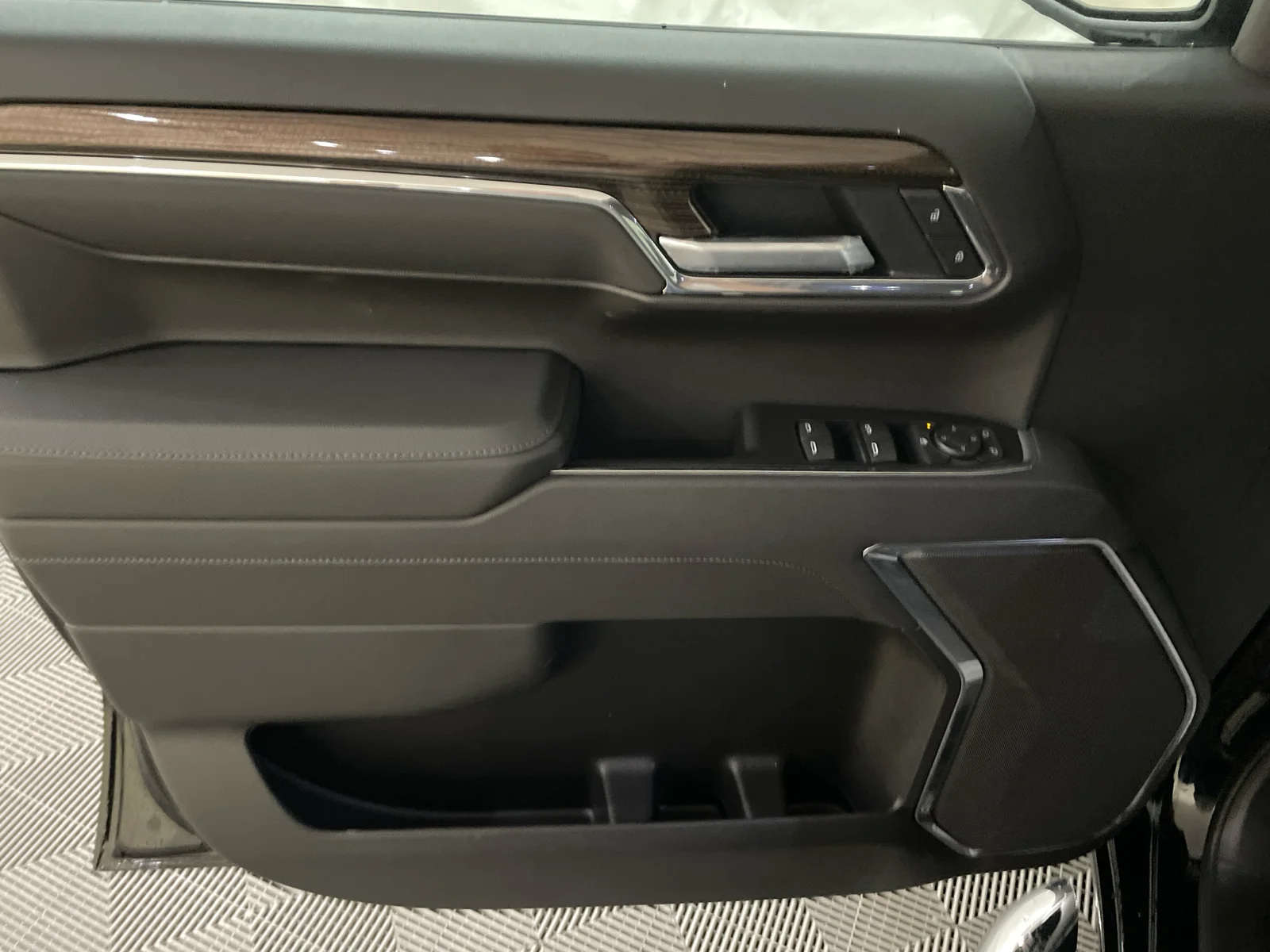 2026 Chevrolet Silverado 1500 LT - Photo 10