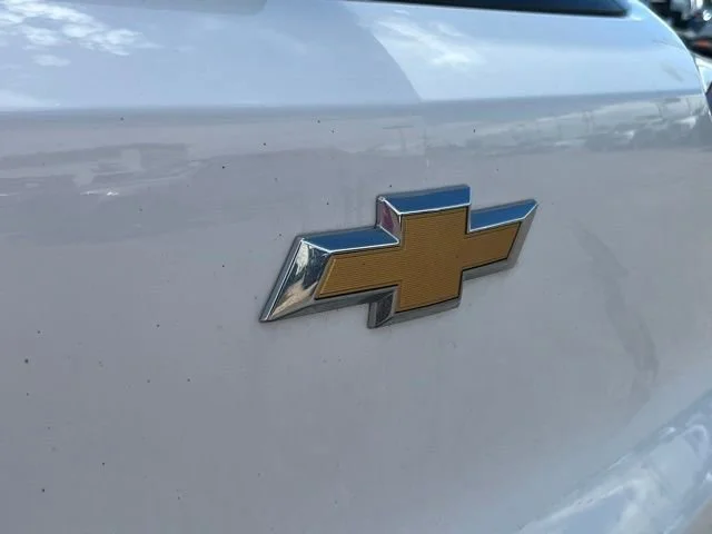 Used 2023 Summit White Chevrolet LS image 17