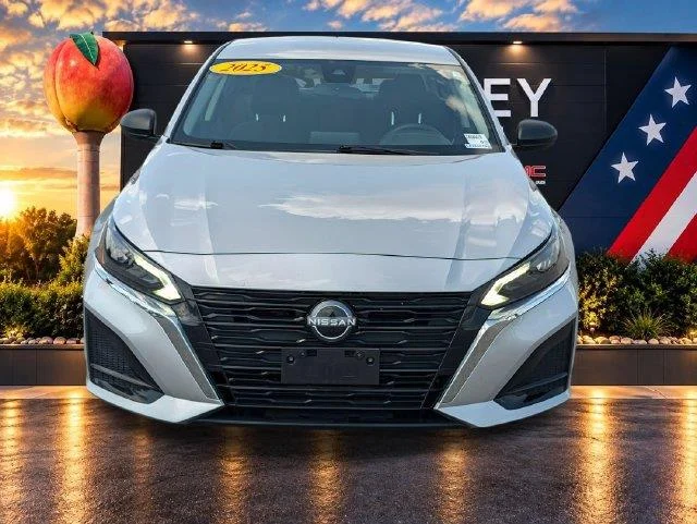 Used 2025  Nissan SV image 8