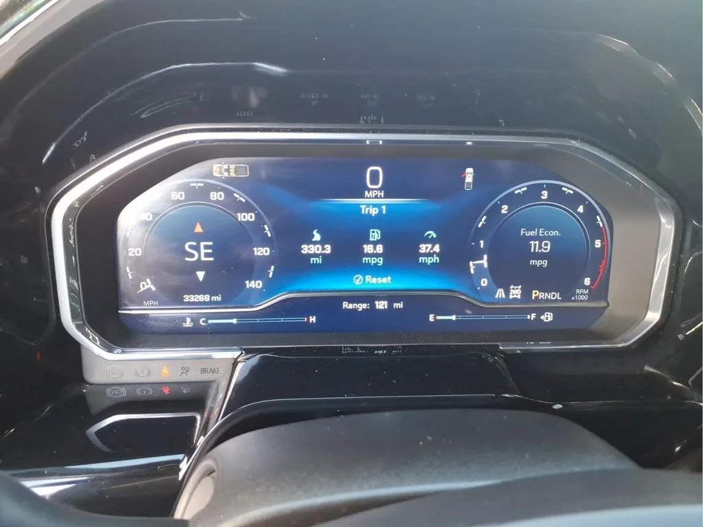 Used 2024 White Chevrolet LT image 21