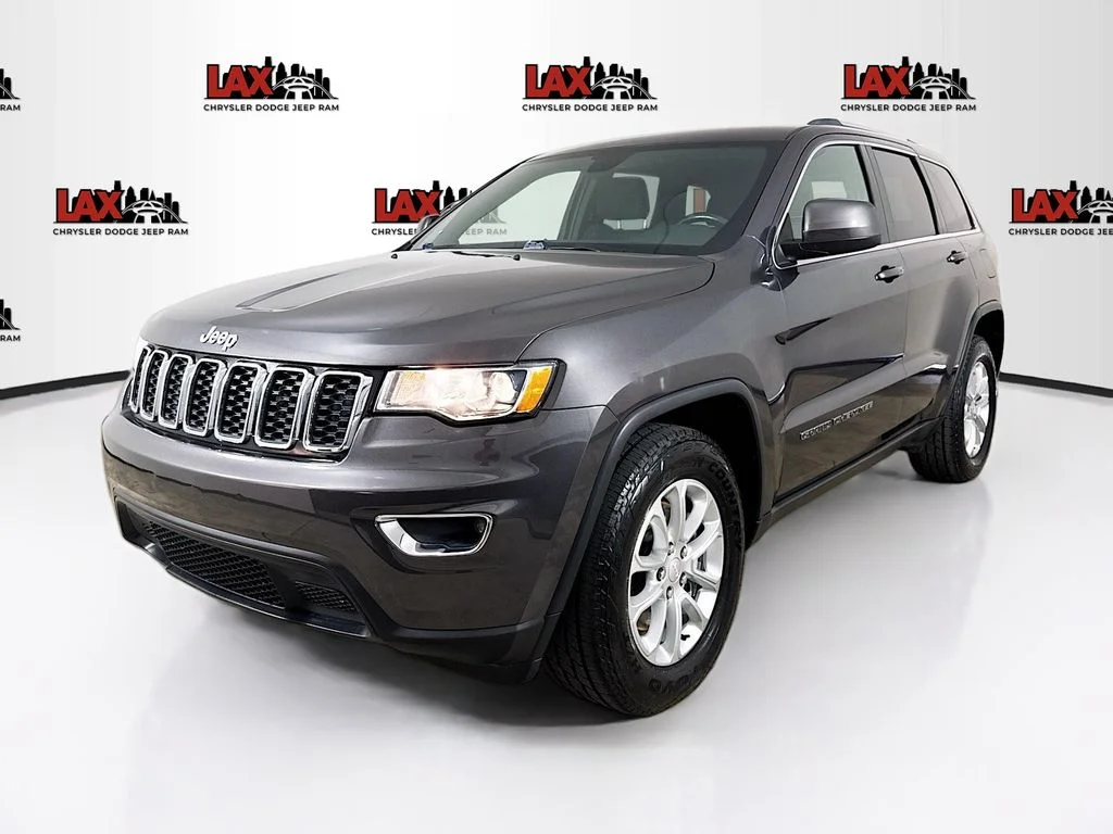 Used 2021 Gray Jeep Laredo E image 3