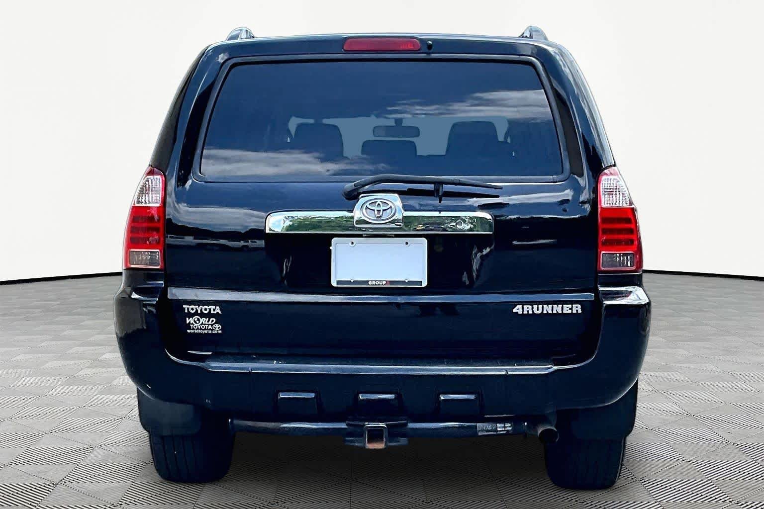Used 2008 Black Toyota SR5 image 4