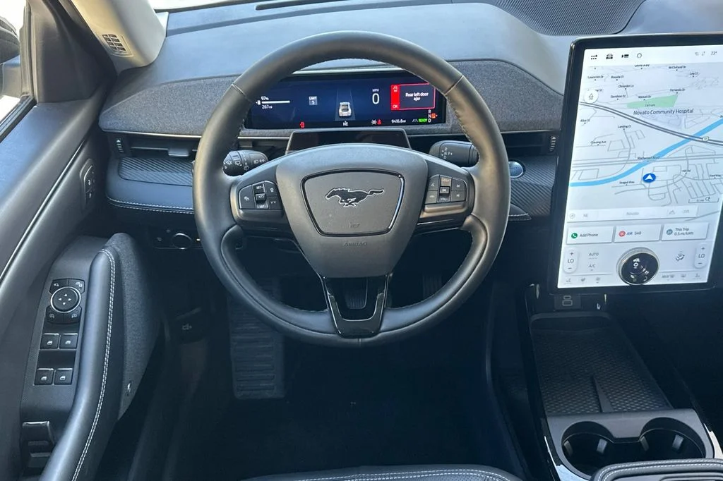 Used 2025 White Metallic Ford Premium image 15
