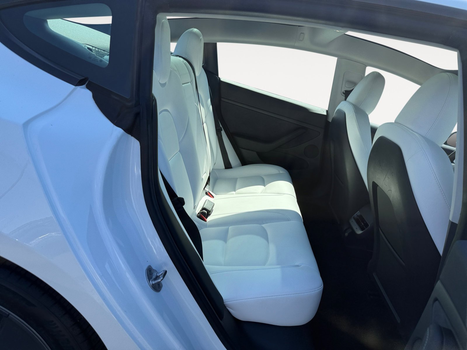 Used 2023 Pearl White Multi-Coat Tesla  image 18