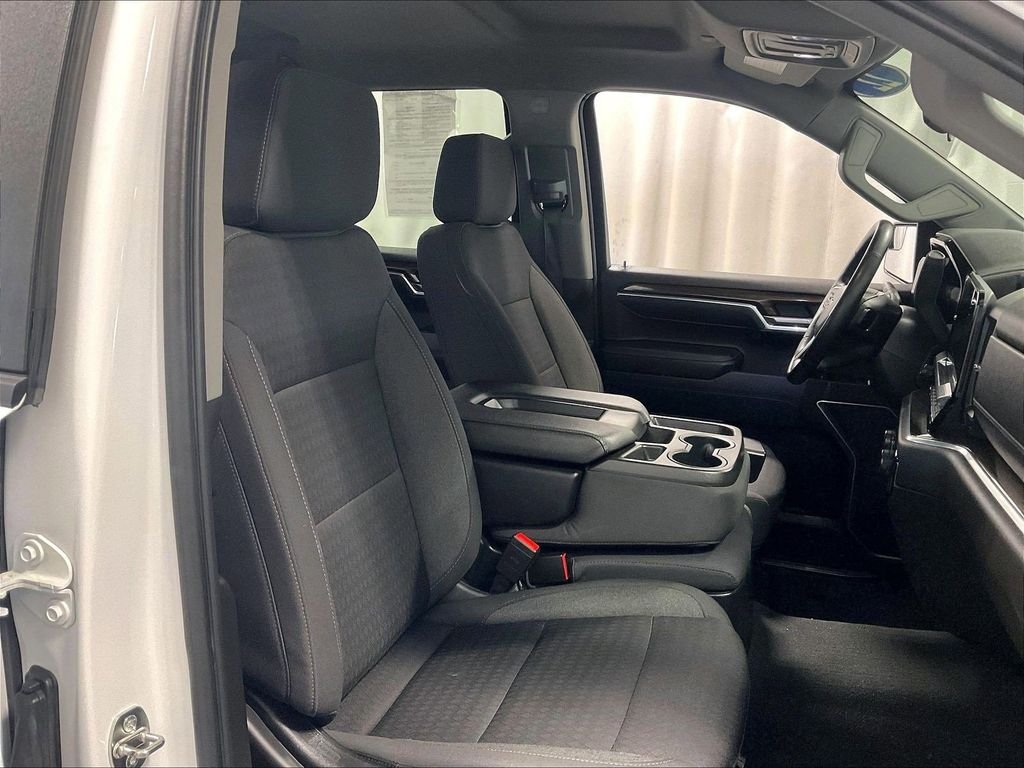 Used 2022 White Chevrolet RST image 11
