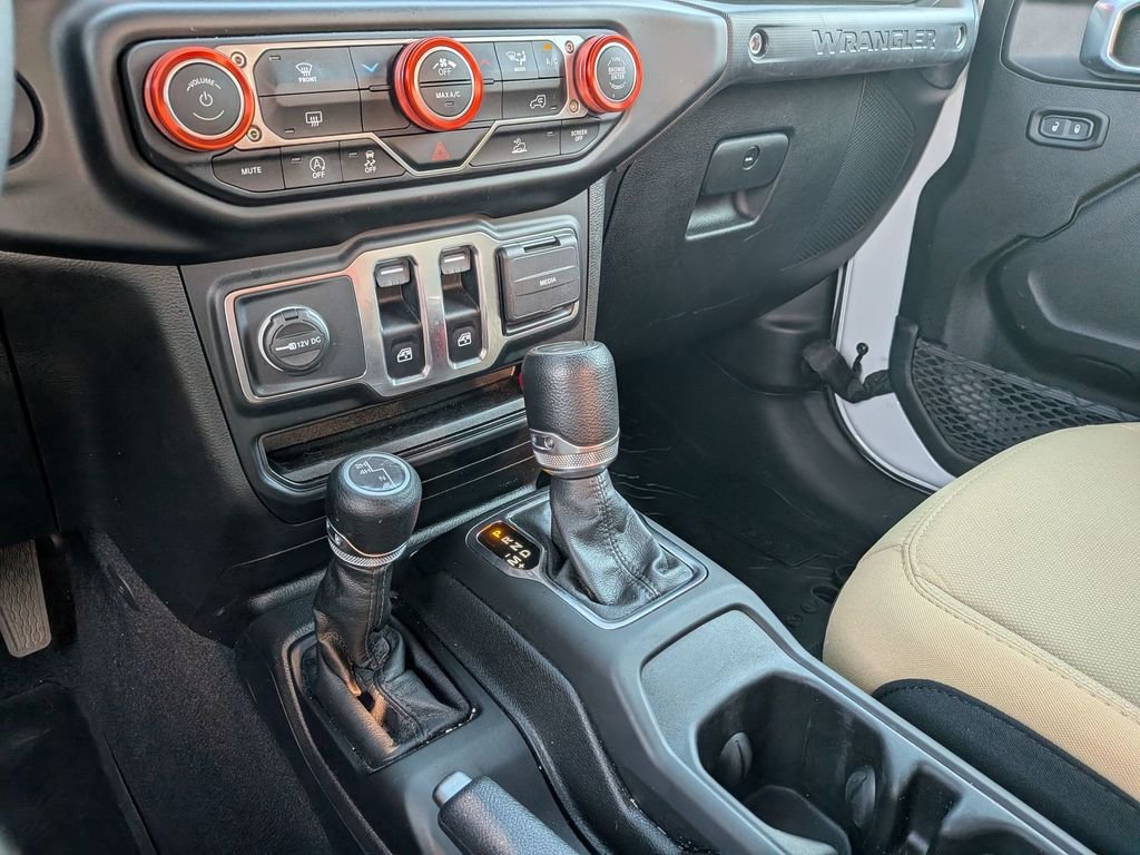 Used 2023 White Jeep Sport S image 21