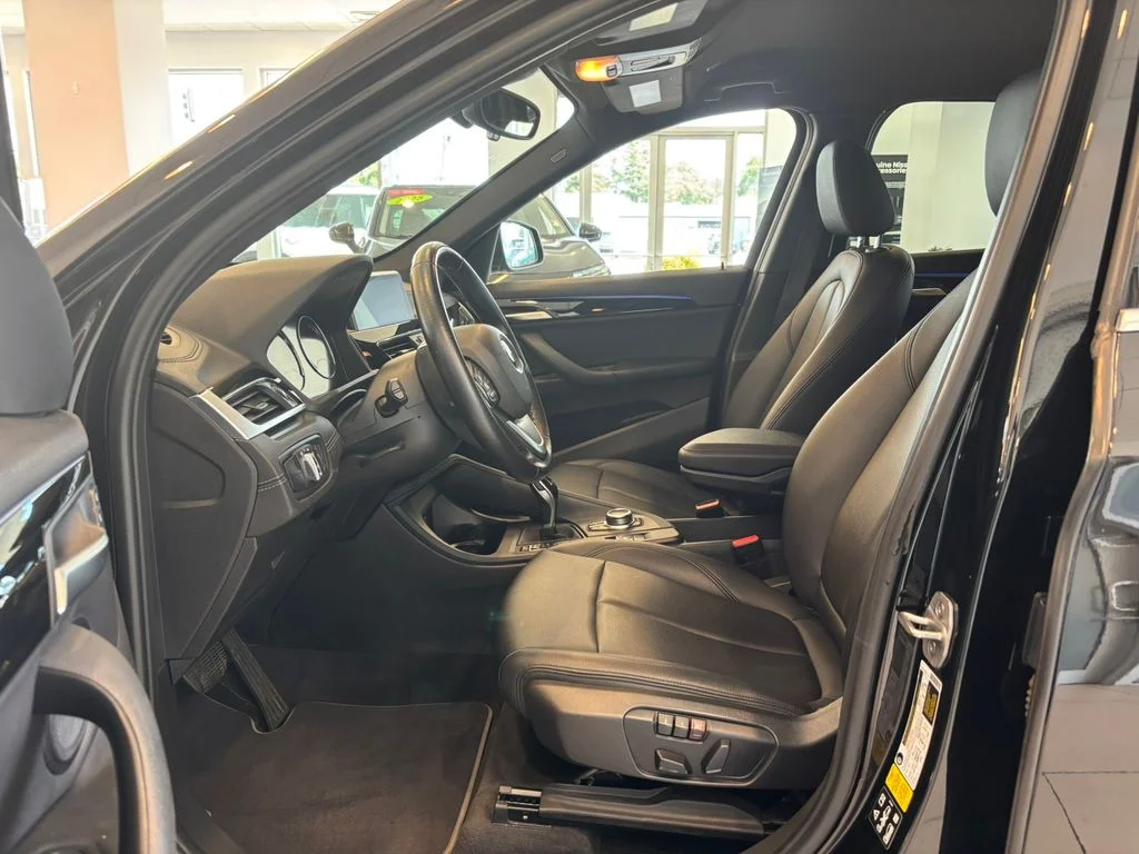 Used 2021 Black BMW xDrive28i image 13