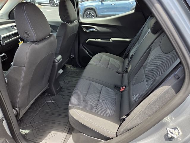 2027 Chevrolet Bolt LT - Photo 7