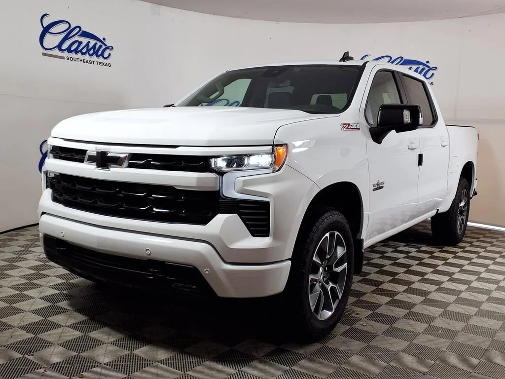 New 2026 Summit White Chevrolet RST image 6