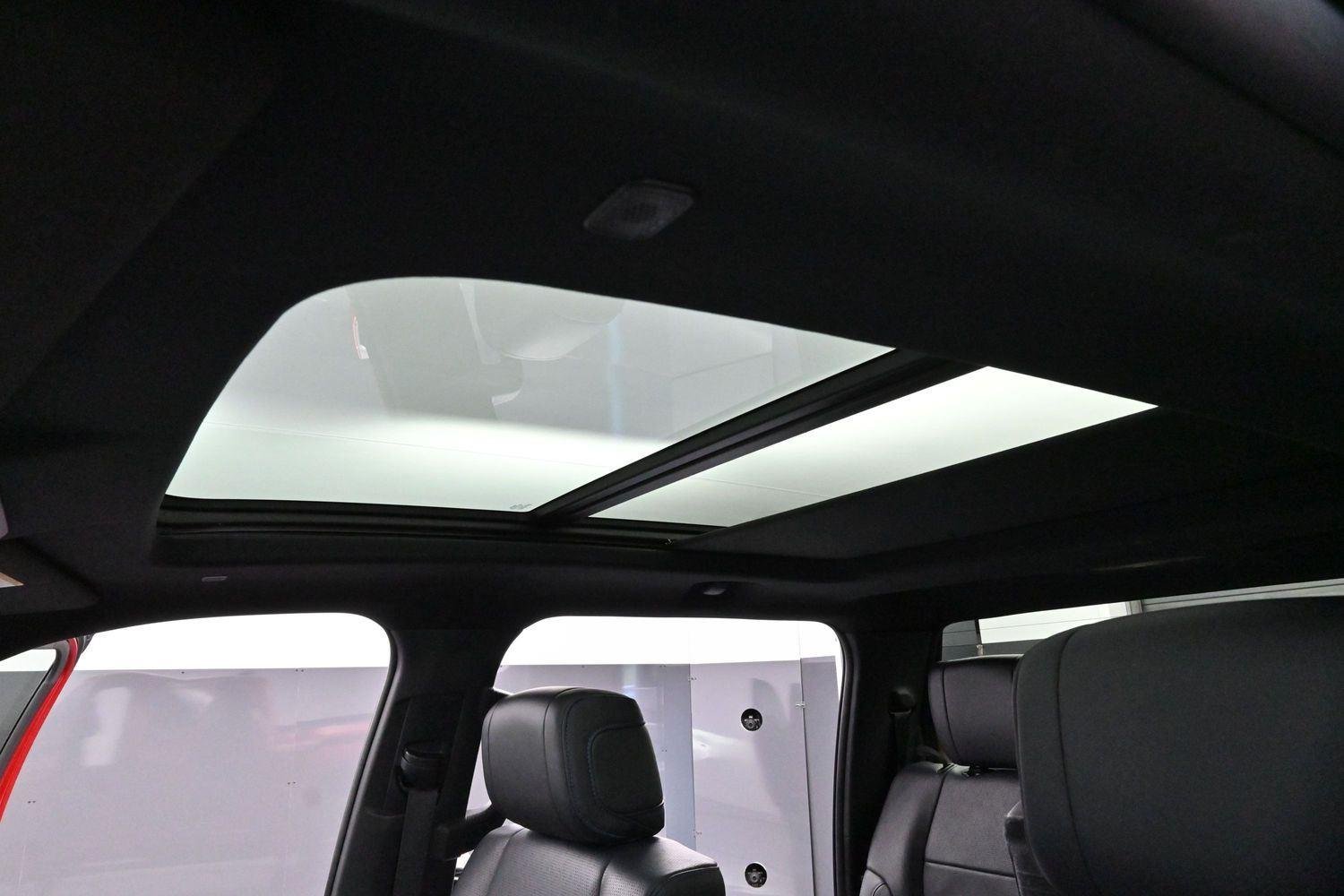 Used 2024  Toyota Platinum Hybrid image 31