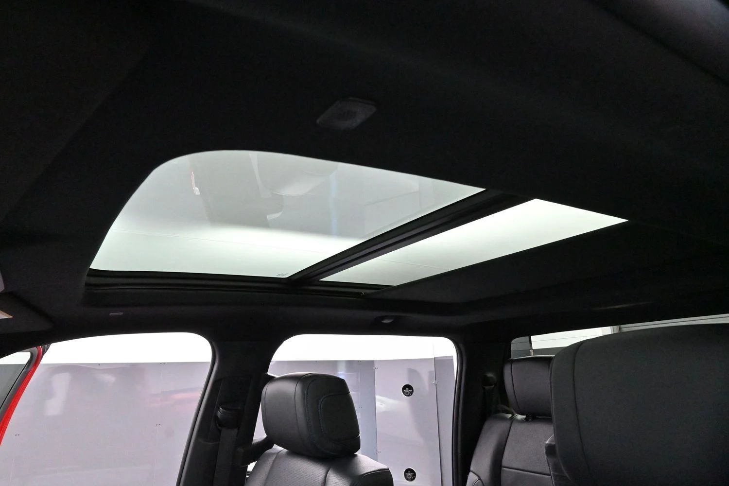 Used 2024  Toyota Platinum Hybrid image 31