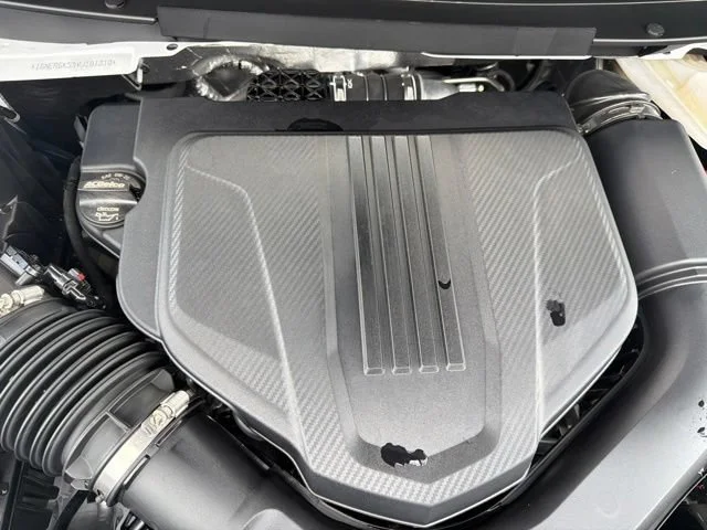 New 2027 Summit White Chevrolet LT image 15