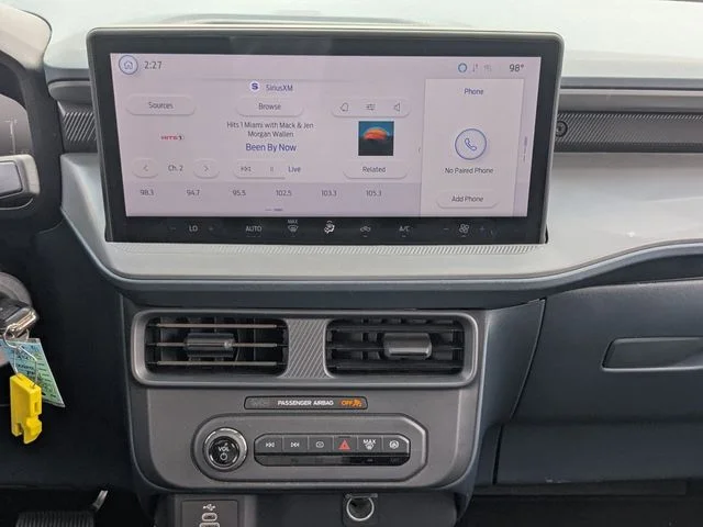 Used 2025 White Ford XL image 19