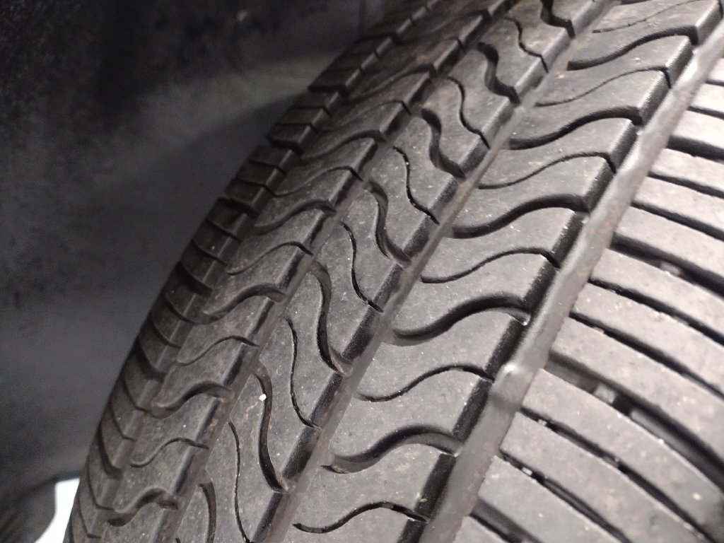 Used 2018 Molten Silver Hyundai SEL image 6